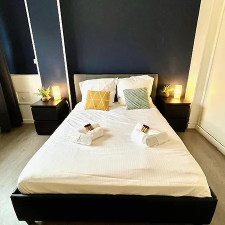 Giansar Yourhosthelper דירה