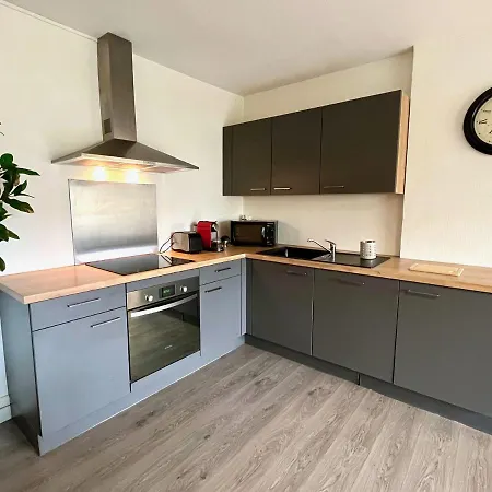 Giansar Yourhosthelper Apartamento *