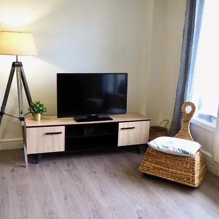 Giansar Yourhosthelper