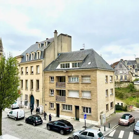 Giansar Yourhosthelper *