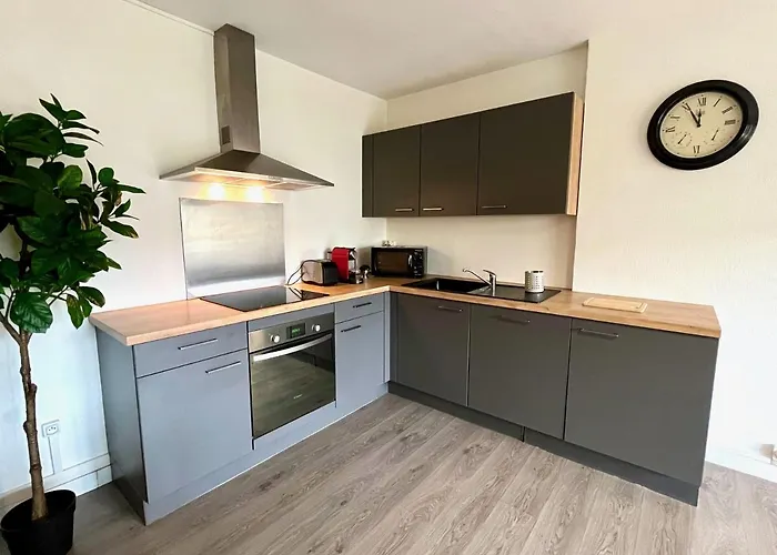 Giansar Yourhosthelper Apartamento *